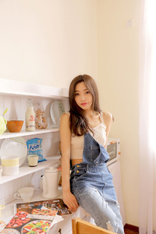 大胸妹子